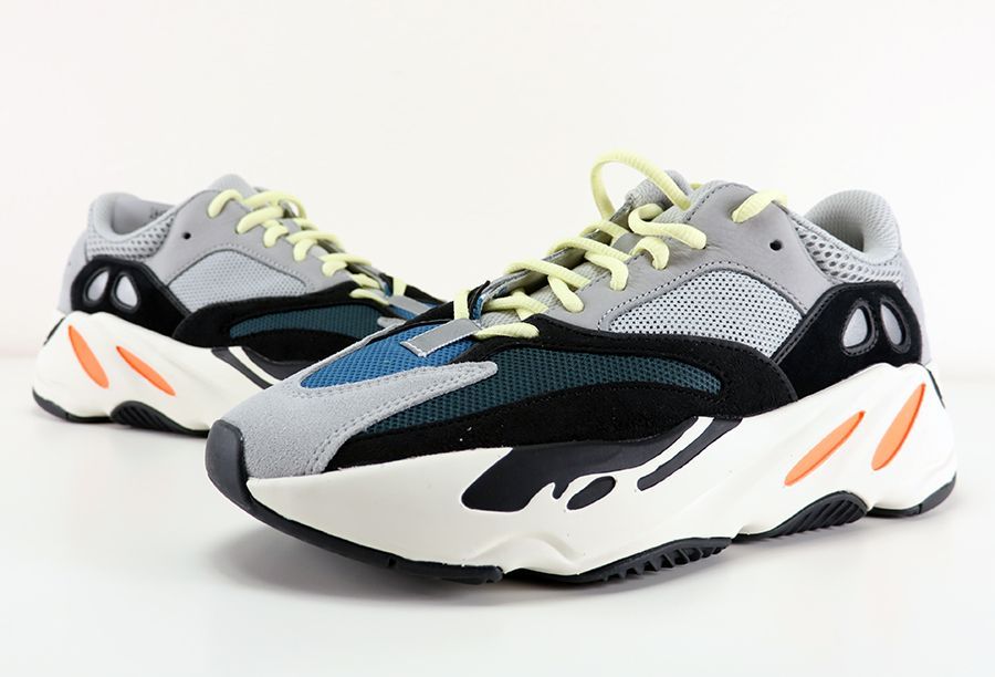  Adidas Yeezy Boost 700