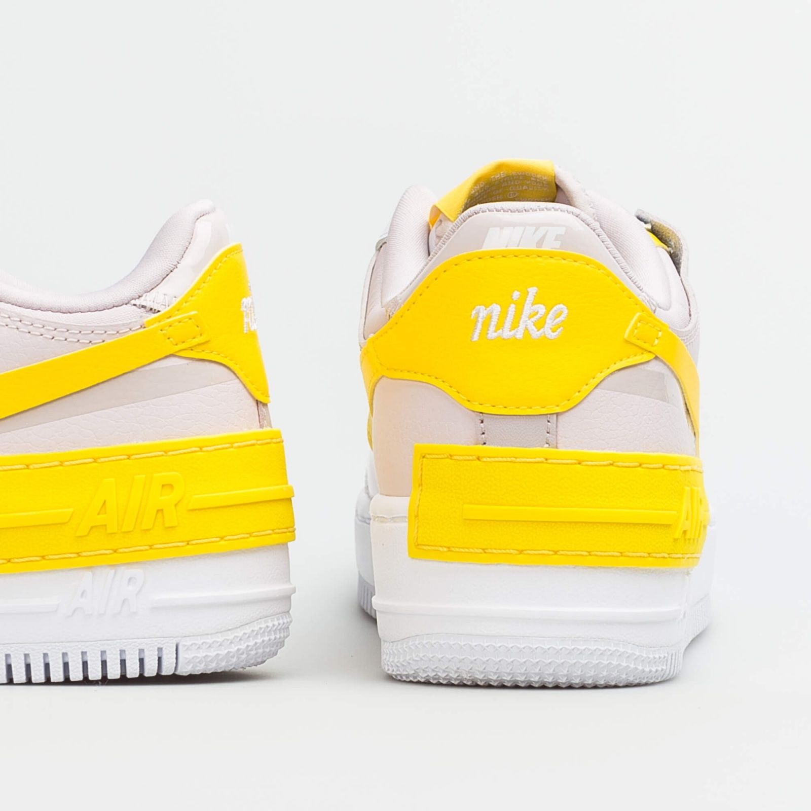 Nike Air Force 1 Shadow белые с желтым, кожаные женские